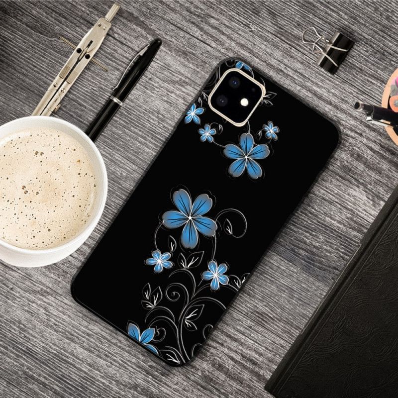 Coque iPhone 11 Fleurs Bleues